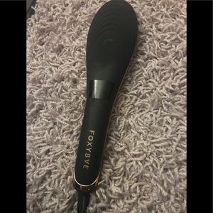 FoxyBae Rose Gold Straightening Brush